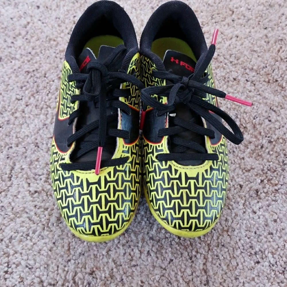 Soccer cleats